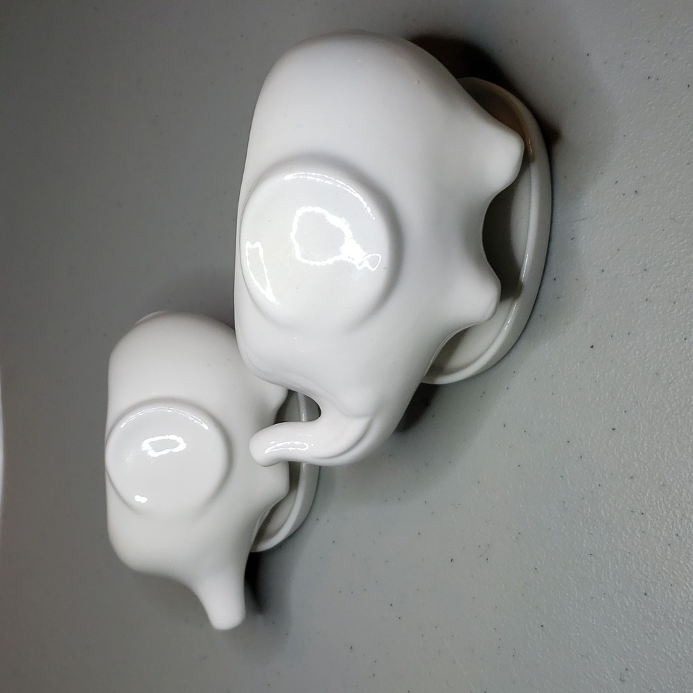 Elephant plant pots - Picture 2 of 6